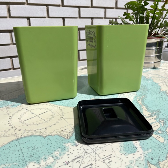 Vintage 70s Beacon Sugar and Flour Avocado Green Canister Set - Picture 5 of 8